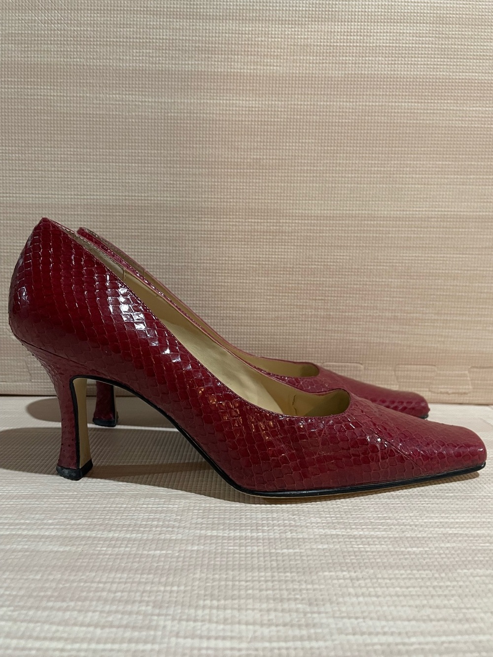 Karen Scott Burgundy Croc-Embossed Pumps